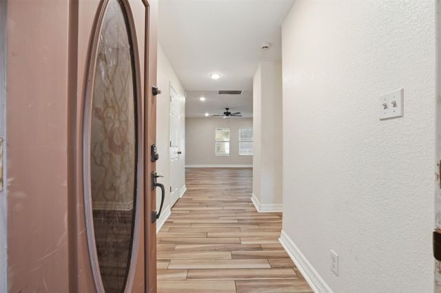 8131 Warren Road, Houston, TX 77040