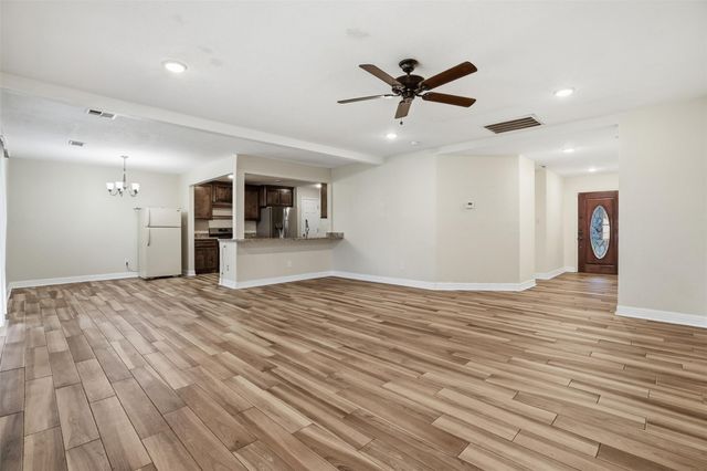8131 Warren Road, Houston, TX 77040