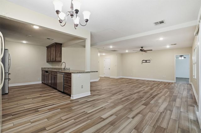 8131 Warren Road, Houston, TX 77040