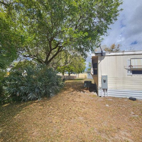 9 Margarita Lane, Port St. Lucie, FL 34952