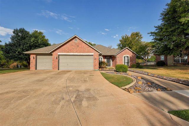1772 Lake Shadows Court, Edmond, OK 73012