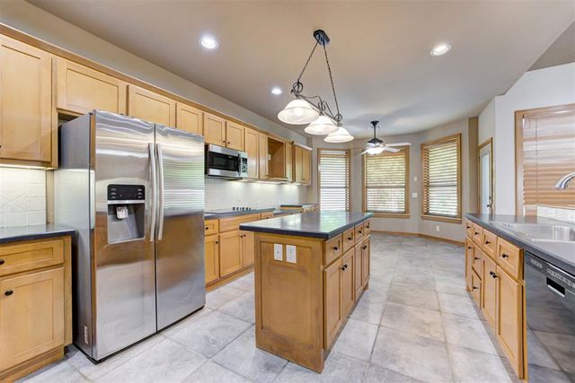 1772 Lake Shadows Court, Edmond, OK 73012