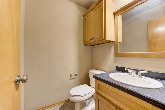 1772 Lake Shadows Court, Edmond, OK 73012