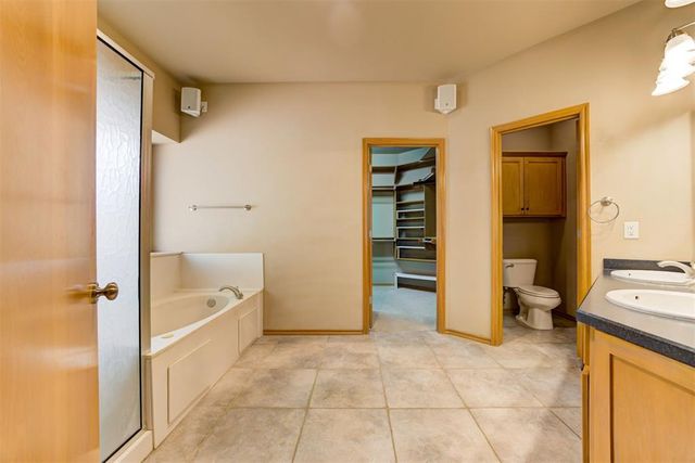 1772 Lake Shadows Court, Edmond, OK 73012