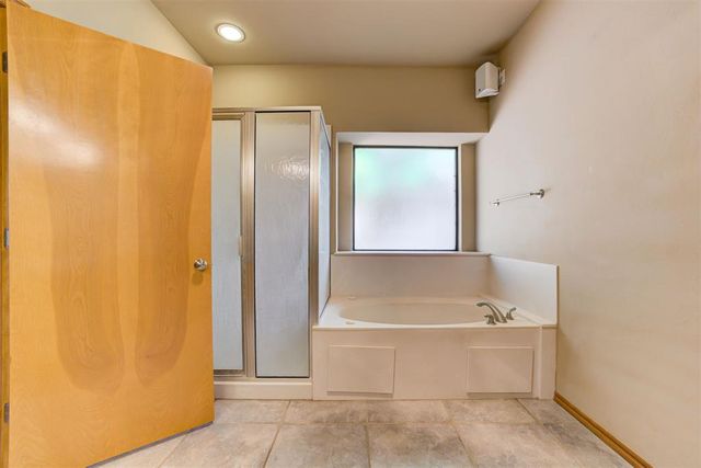 1772 Lake Shadows Court, Edmond, OK 73012