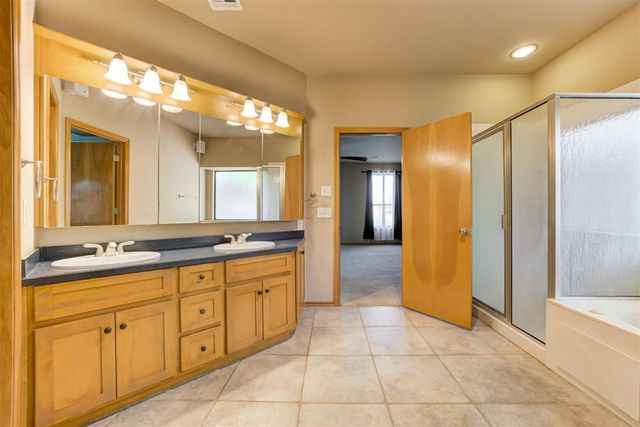 1772 Lake Shadows Court, Edmond, OK 73012