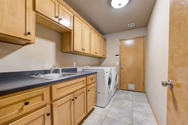 1772 Lake Shadows Court, Edmond, OK 73012