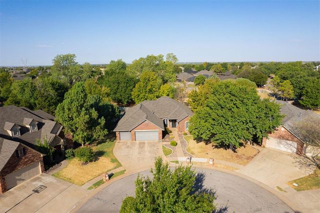 1772 Lake Shadows Court, Edmond, OK 73012