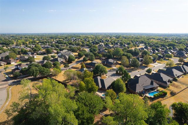 1772 Lake Shadows Court, Edmond, OK 73012