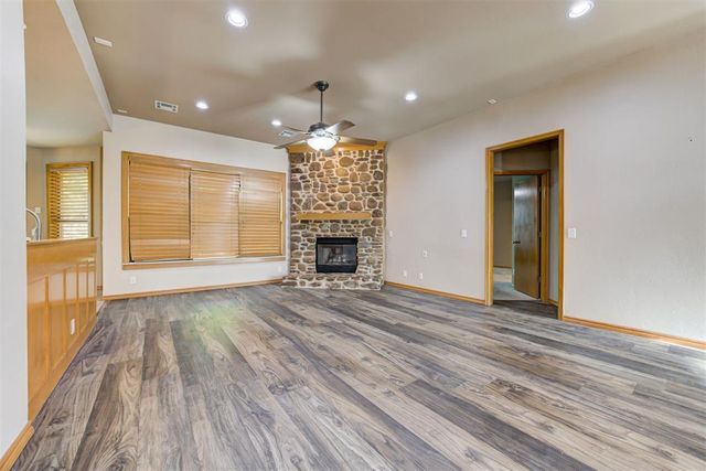 1772 Lake Shadows Court, Edmond, OK 73012