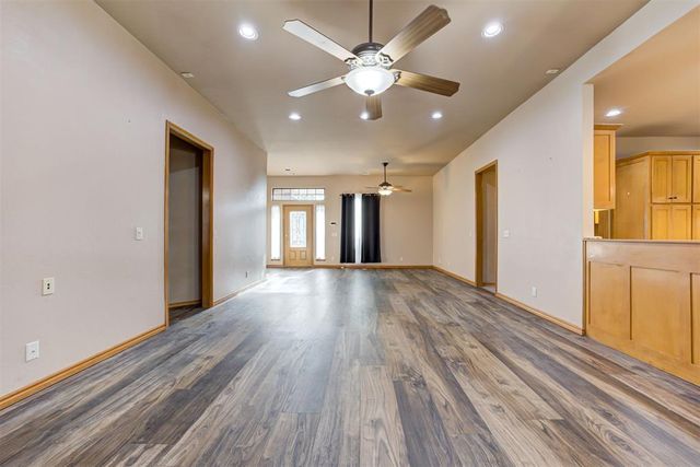 1772 Lake Shadows Court, Edmond, OK 73012