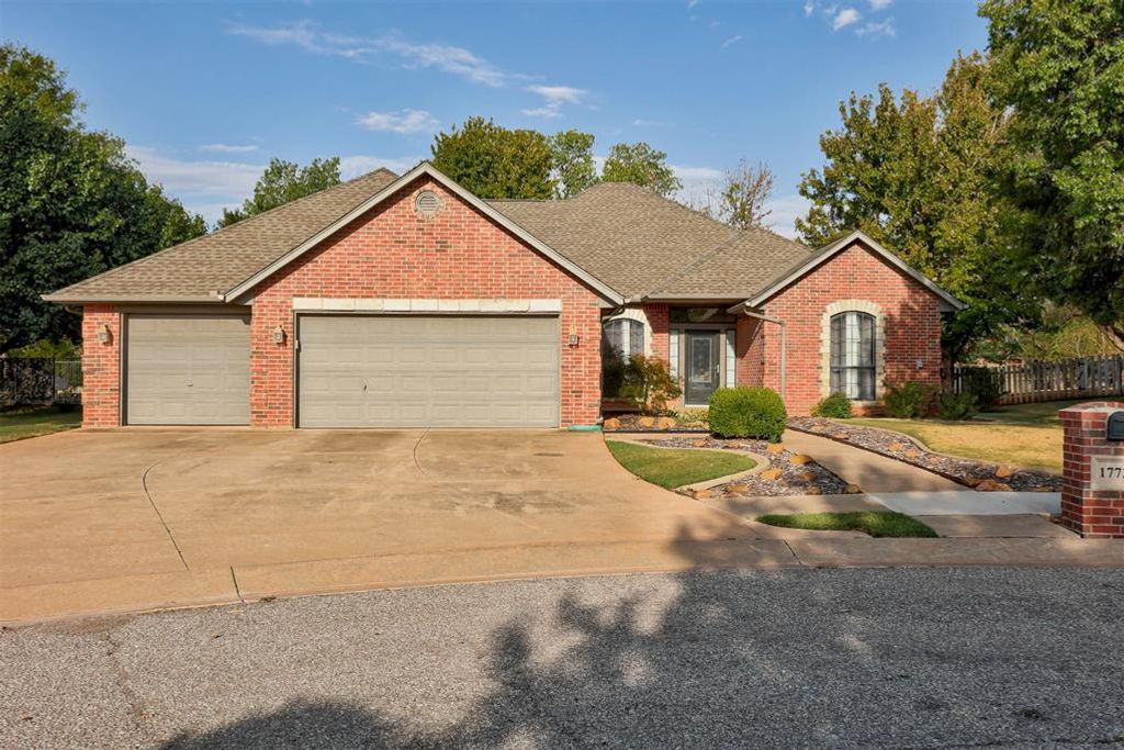 1772 Lake Shadows Court, Edmond, OK 73012