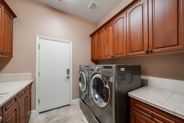 4183 N Bodega Bay Road, Clovis, CA 93619