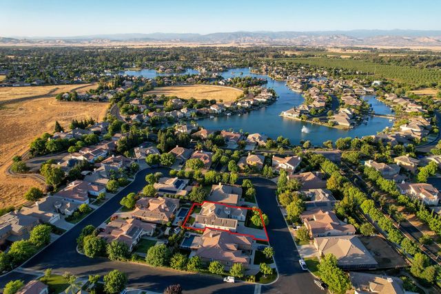 4183 N Bodega Bay Road, Clovis, CA 93619