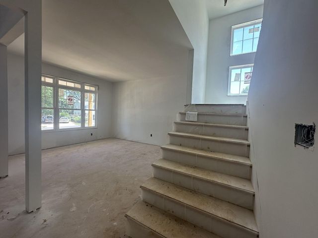 2221 HUNTINGTON AVE, Alexandria, VA 22303