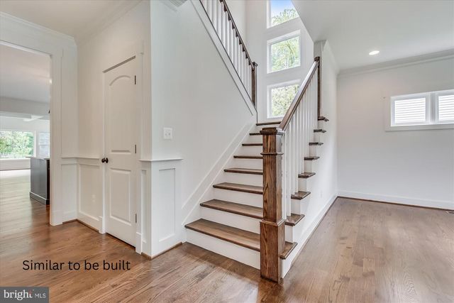 2221 HUNTINGTON AVE, Alexandria, VA 22303