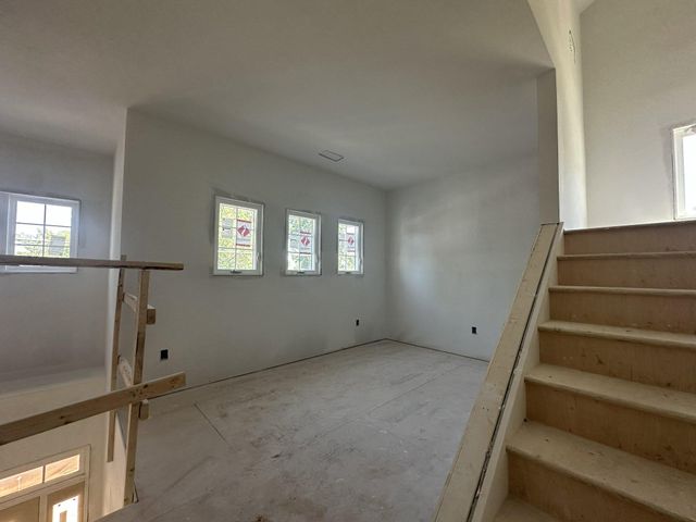 2221 HUNTINGTON AVE, Alexandria, VA 22303