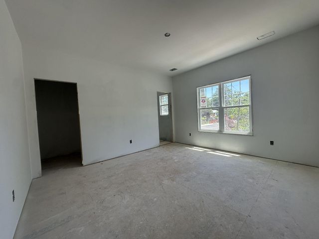 2221 HUNTINGTON AVE, Alexandria, VA 22303