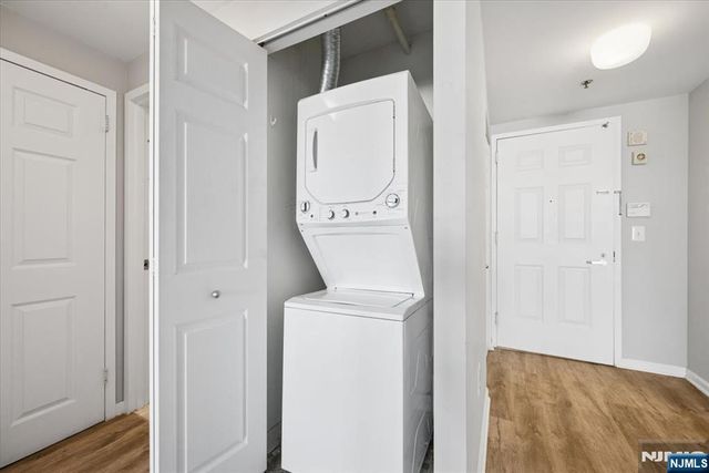 65 2nd Street 1006, Jersey City, NJ 07302