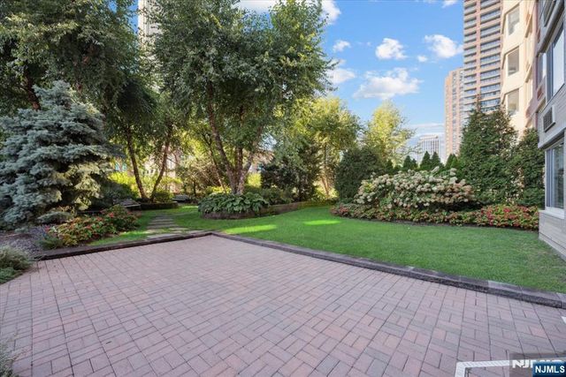 65 2nd Street 1006, Jersey City, NJ 07302