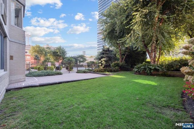 65 2nd Street 1006, Jersey City, NJ 07302