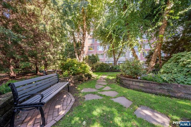 65 2nd Street 1006, Jersey City, NJ 07302