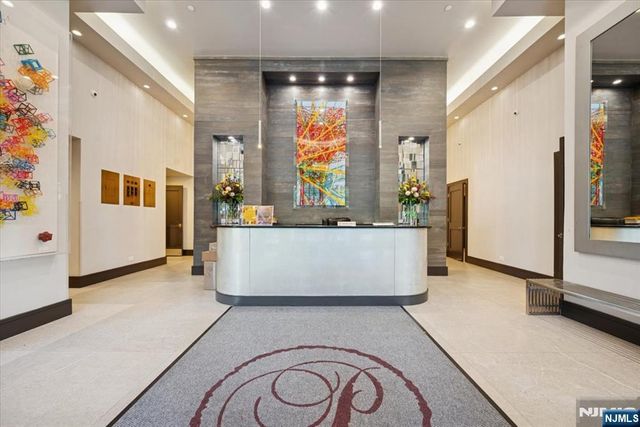 65 2nd Street 1006, Jersey City, NJ 07302