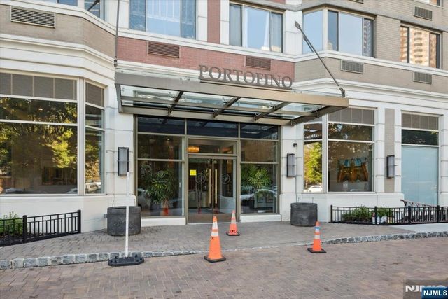 65 2nd Street 1006, Jersey City, NJ 07302