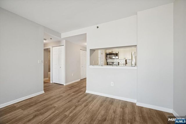 65 2nd Street 1006, Jersey City, NJ 07302