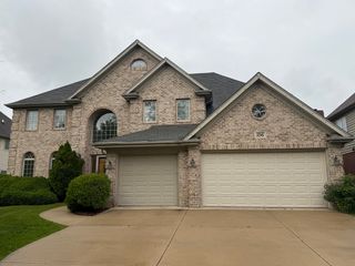 106 Hidden View Drive, Westmont, IL 60559