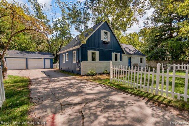 3149 Donley Avenue, Rochester Hills, MI 48309