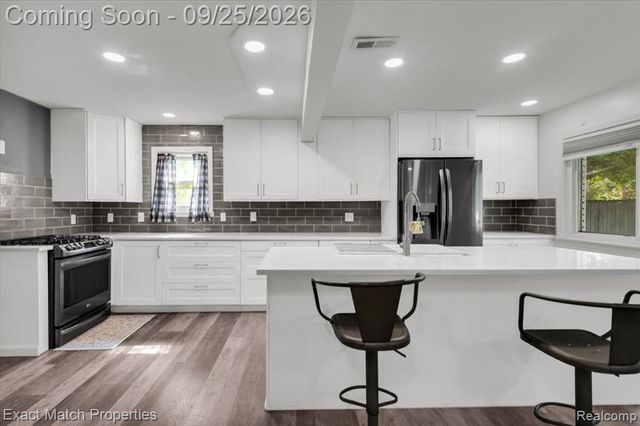 3149 Donley Avenue, Rochester Hills, MI 48309