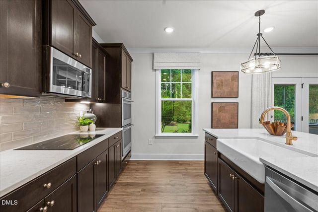 532 Hipwood Drive, Zebulon, NC 27597