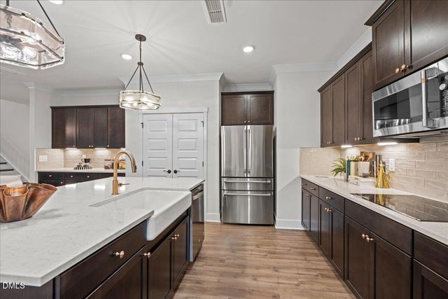 532 Hipwood Drive, Zebulon, NC 27597