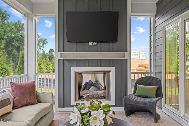 532 Hipwood Drive, Zebulon, NC 27597