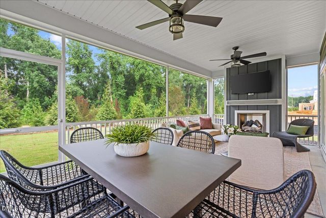 532 Hipwood Drive, Zebulon, NC 27597