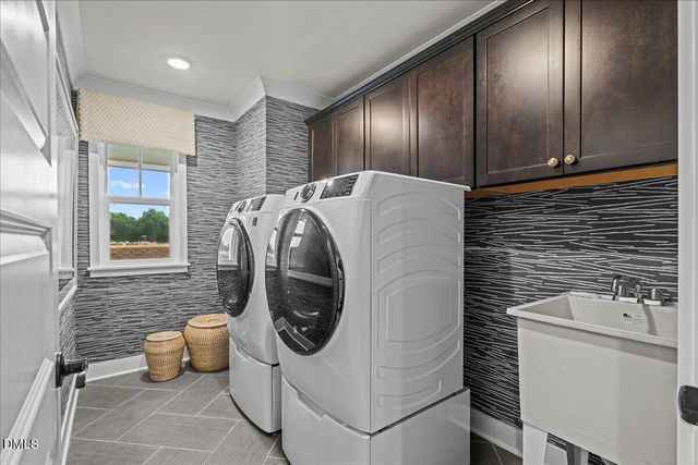 532 Hipwood Drive, Zebulon, NC 27597