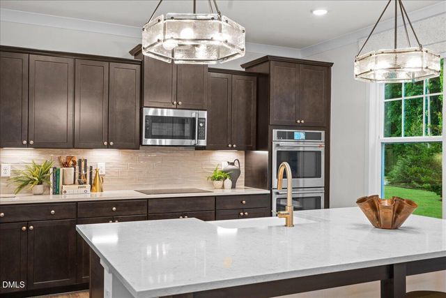532 Hipwood Drive, Zebulon, NC 27597