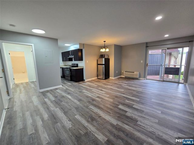 1111 River Road C26, Edgewater, NJ 07020