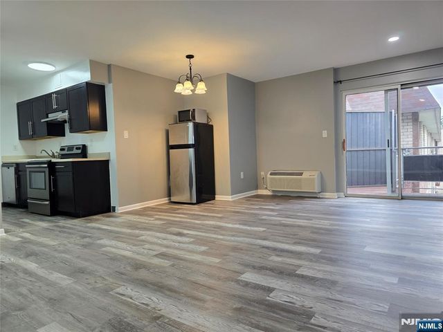 1111 River Road C26, Edgewater, NJ 07020