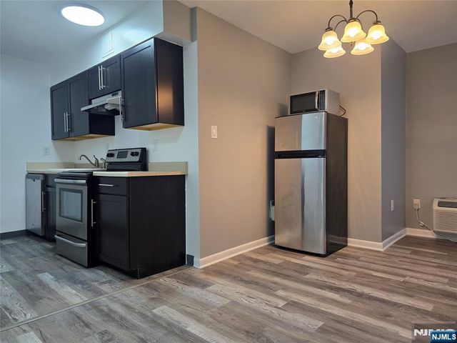 1111 River Road C26, Edgewater, NJ 07020