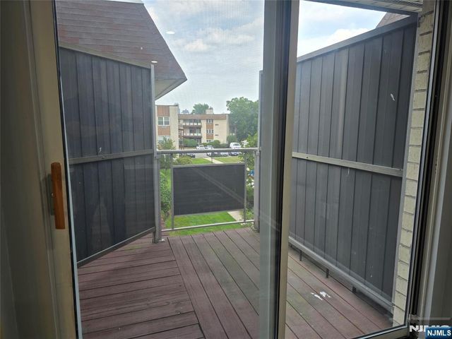 1111 River Road C26, Edgewater, NJ 07020