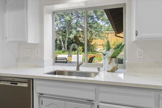 1028 Oak Crest Ct, Placerville, CA 95667