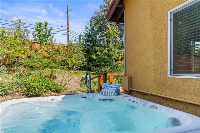 1028 Oak Crest Ct, Placerville, CA 95667