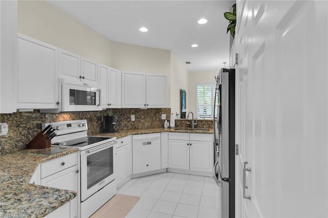 128 Livermore LN, Naples, FL 34119