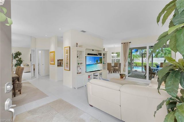 128 Livermore LN, Naples, FL 34119