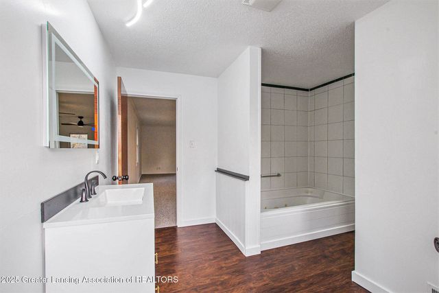 3614 Cooley Drive, Lansing, MI 48911