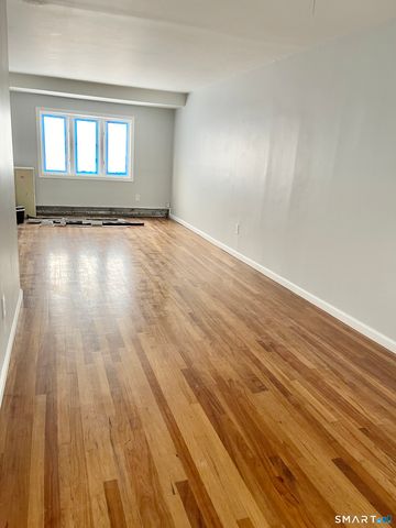 2 Heather Road, Hamden, CT 06518