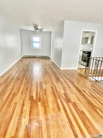 2 Heather Road, Hamden, CT 06518