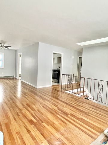 2 Heather Road, Hamden, CT 06518